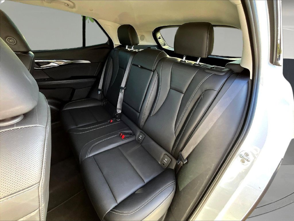 Used 2024 Buick Envision Preferred AWD/4WD image 25
