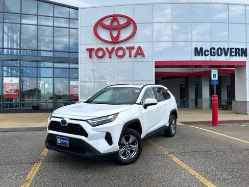 Used 2022 Toyota RAV4 XLE w/ Convenience Package AWD/4WD image 1