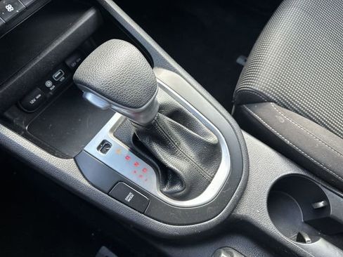 Used 2019 Kia Forte LXS FWD image 22