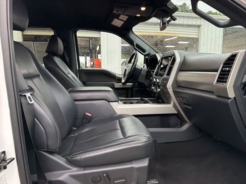 Used 2022 Ford F250 Lariat w/ Lariat Ultimate Package image 4