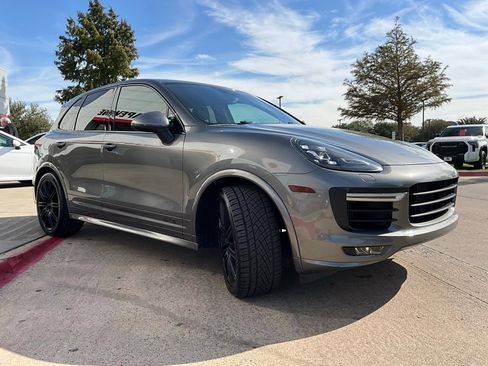 Used 2016 Porsche Cayenne GTS image 5