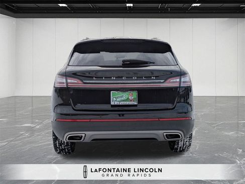 Certified 2022 Lincoln Nautilus Reserve w/ Luxury Package image 4
