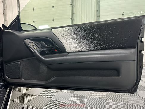 Used 1993 Chevrolet Camaro Z28 RWD image 39