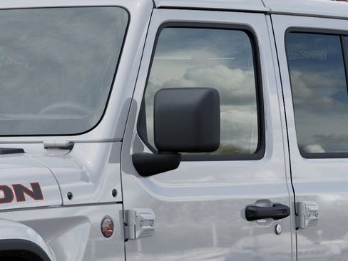 New 2026 Jeep Gladiator Rubicon AWD/4WD image 12
