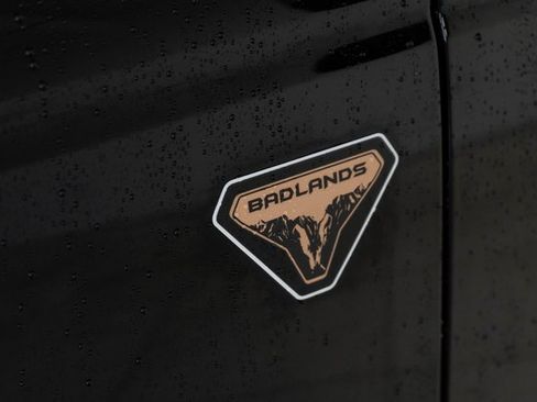 Used 2023 Ford Bronco Badlands image 3