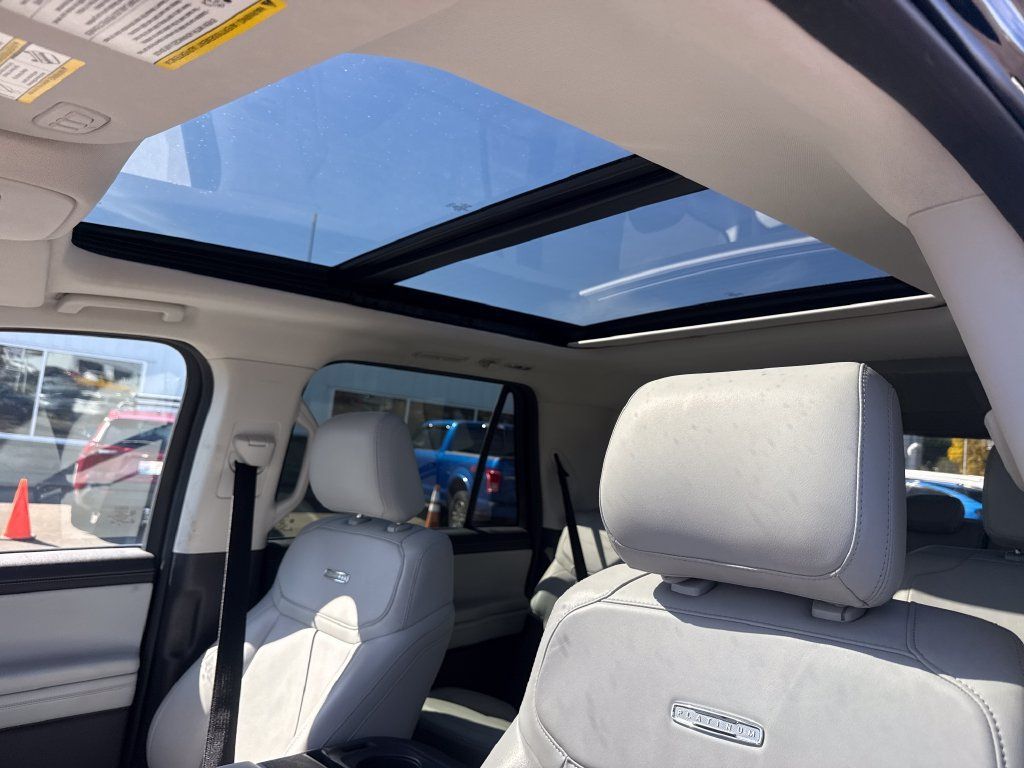 Used 2025 Ford Expedition Platinum AWD/4WD image 30