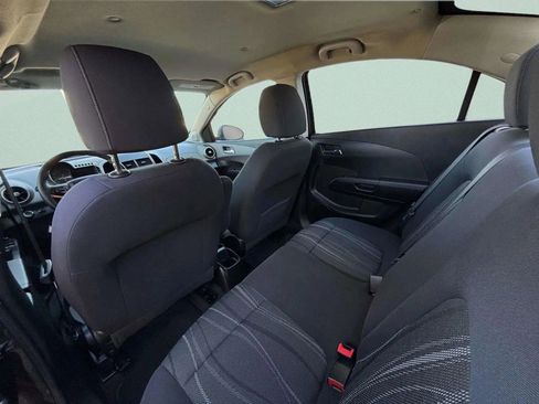 Used 2016 Chevrolet Sonic LT image 15