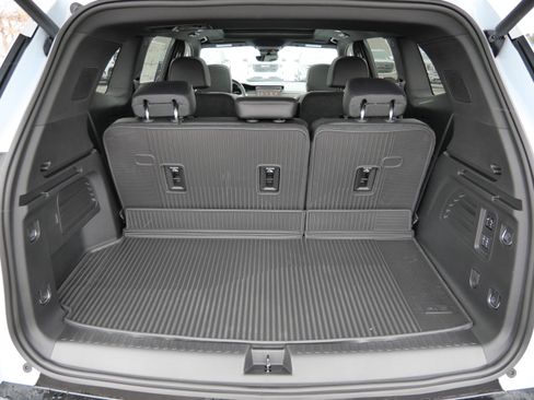 New 2026 GMC Acadia Denali w/ Super Cruise Package image 5