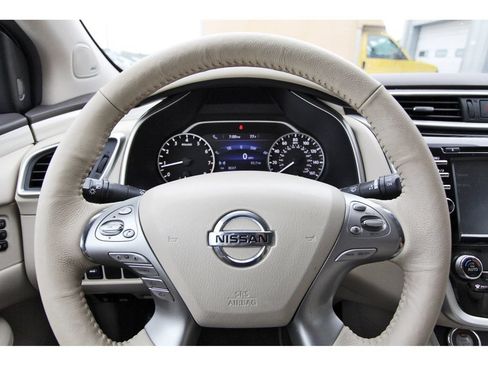 Used 2018 Nissan Murano SL FWD image 15