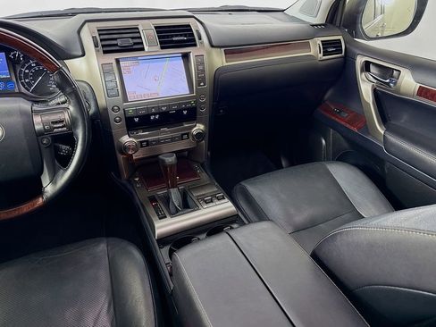 Used 2017 Lexus GX 460 Premium w/ Premium Package image 24