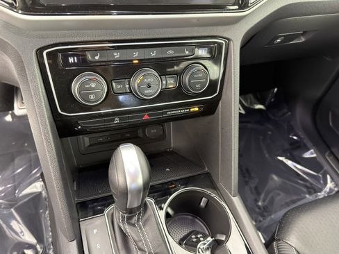 Used 2023 Jeep Wrangler Unlimited Sahara AWD/4WD image 17