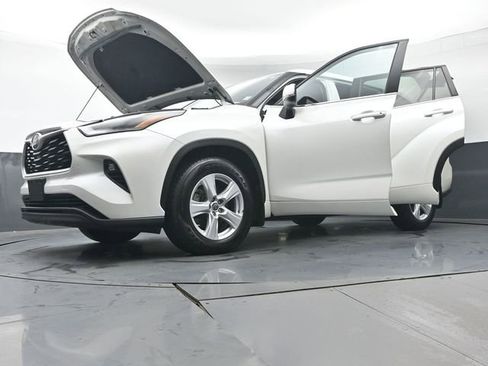 Used 2021 Toyota Highlander LE image 48