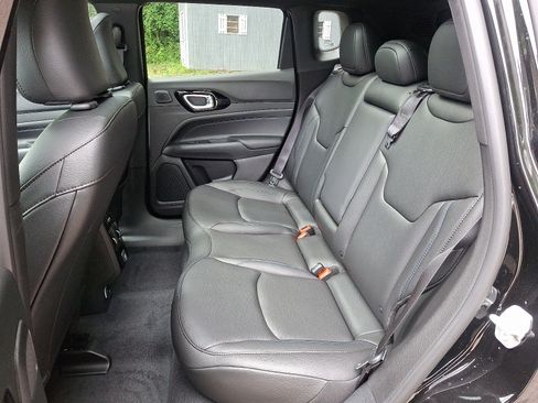 New 2025 Jeep Compass Limited w/ Sun & Sound Group image 6