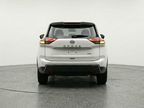 Used 2025 Nissan Rogue SV FWD image 7