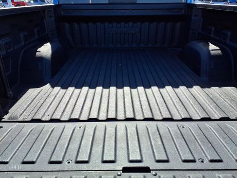 Used 2022 GMC Sierra 1500 AT4 w/ AT4 Premium Package image 10