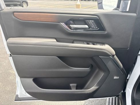 New 2026 GMC Yukon XL Denali w/ Denali Reserve Package AWD/4WD image 15