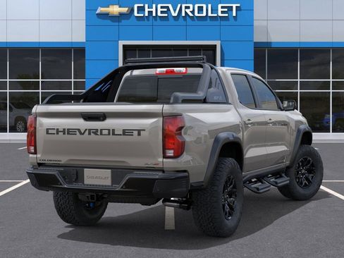 Used 2026 Chevrolet Colorado ZR2 w/ Midnight Edition AWD/4WD image 4
