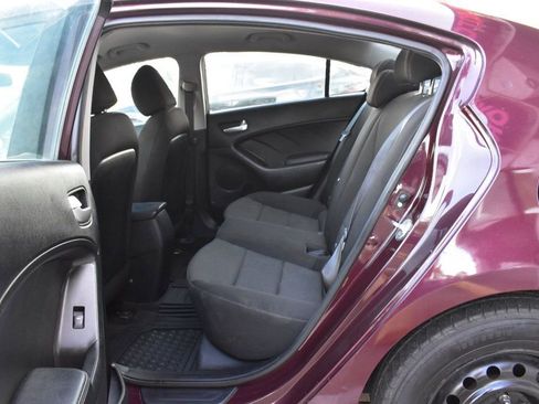 Used 2018 Kia Forte LX image 17