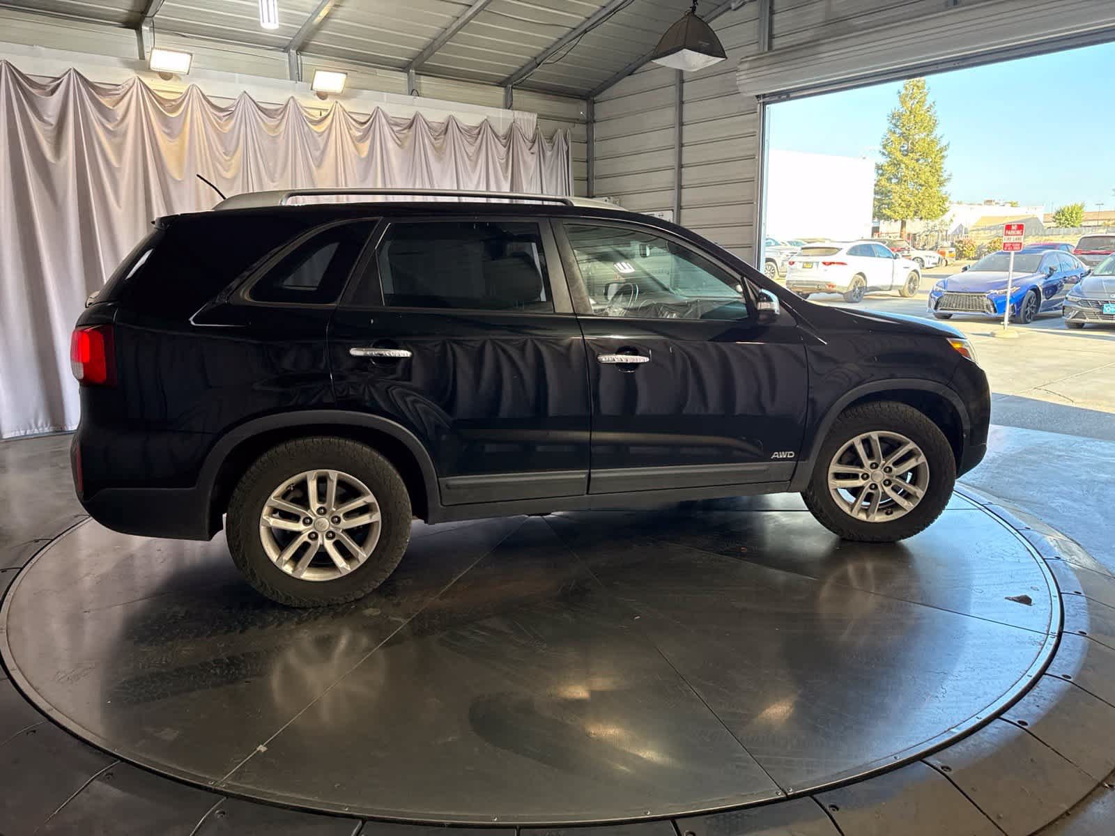 Used 2014 Kia Sorento LX AWD/4WD image 3
