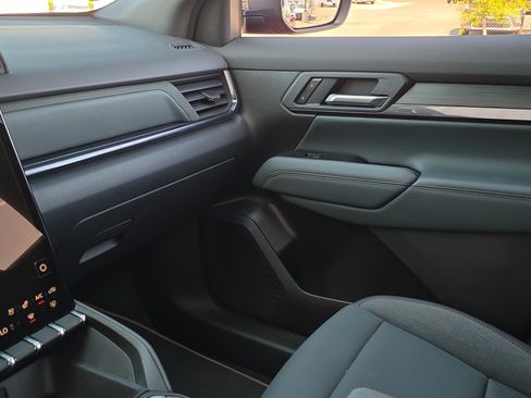 Used 2026 GMC Terrain AT4 w/ Convenience Package III image 24