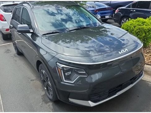 Used 2023 Kia Niro Wave FWD image 2