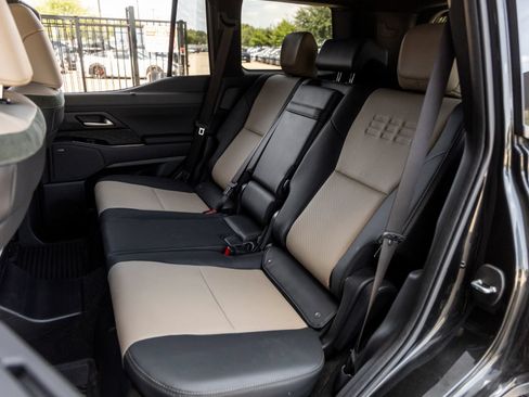 Used 2024 Lexus GX 550 AWD/4WD image 35
