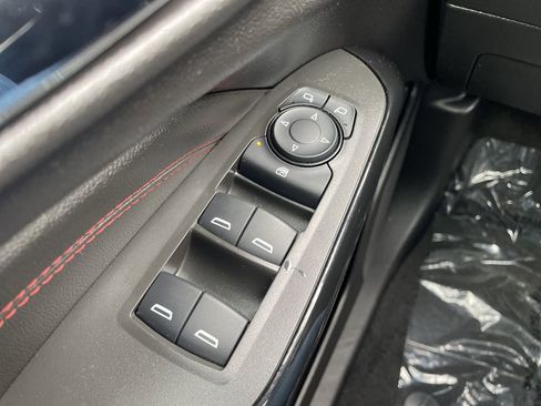 Used 2025 Chevrolet Trax RS w/ Driver Confidence Package image 23