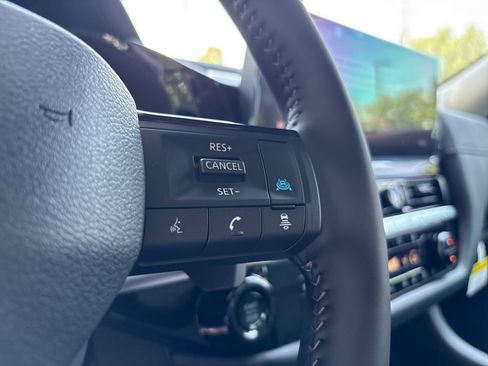 New 2026 Nissan Pathfinder SL FWD image 12