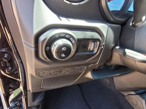 New 2025 Jeep Gladiator Mojave image 19