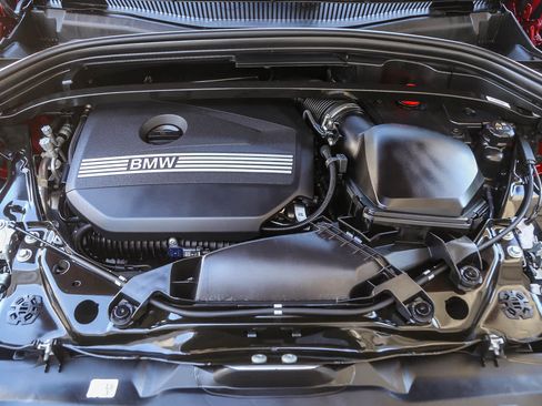 Used 2025 BMW X2 xDrive28i w/ Premium Package image 22