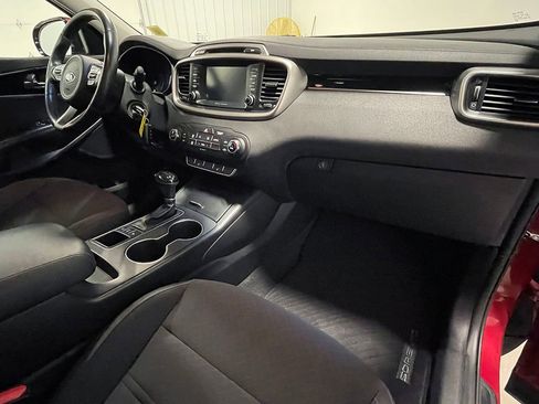 Used 2018 Kia Sorento AWD image 25