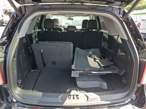 Used 2022 Ford Explorer XLT w/ Equipment Group 202A AWD/4WD image 30