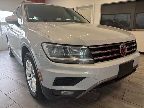 Used 2018 Volkswagen Tiguan SE w/ Panoramic Sunroof Package FWD image 1