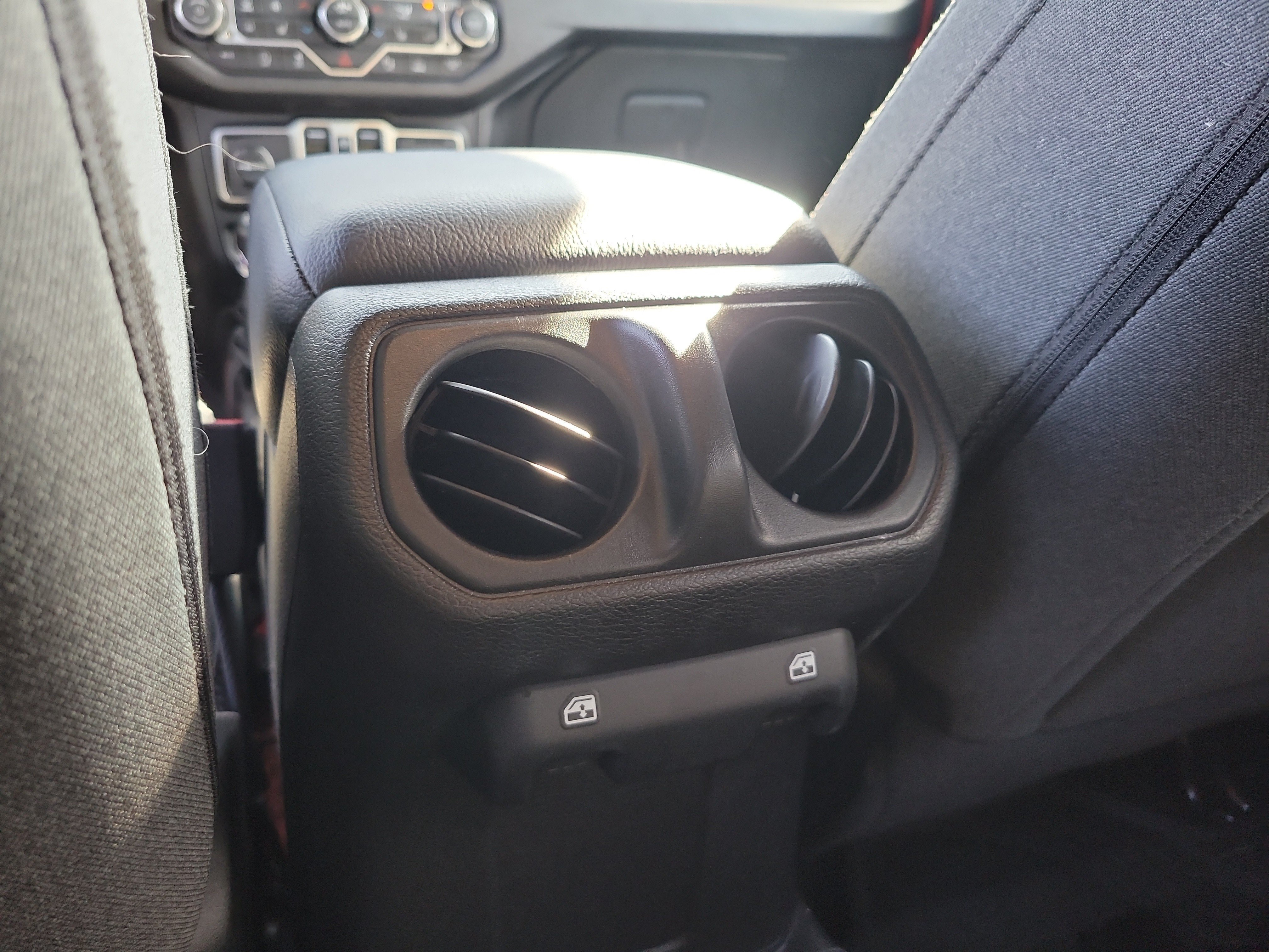Used 2026 Jeep Wrangler Unlimited Sport AWD/4WD image 13