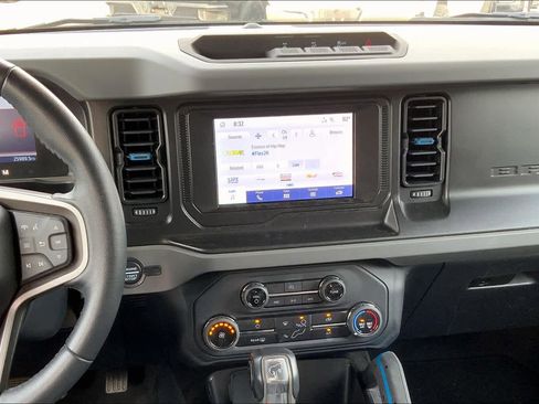 Used 2022 Ford Bronco Black Diamond image 7