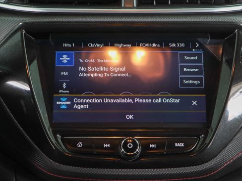 Used 2021 Chevrolet TrailBlazer RS w/ Technology Package FWD image 19