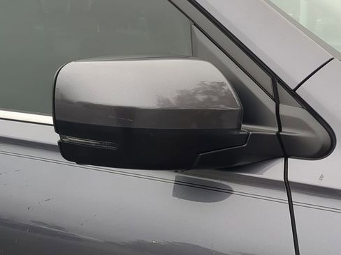 Used 2025 Honda Pilot EX-L image 12