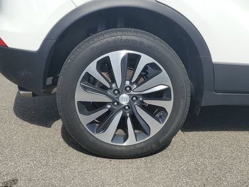 Used 2021 Buick Encore Preferred FWD image 5
