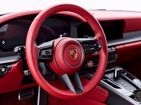 Used 2025 Porsche 911 Carrera RWD image 48