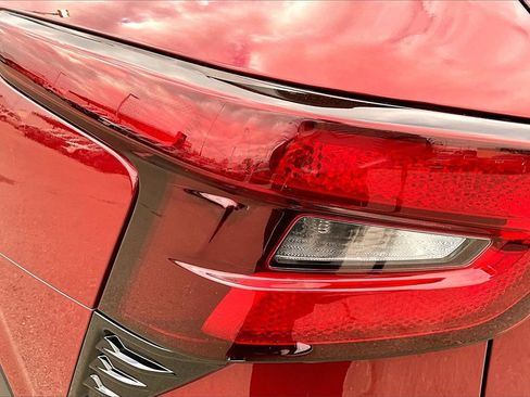 Used 2024 Chevrolet Trax RS w/ Sunroof Package image 26