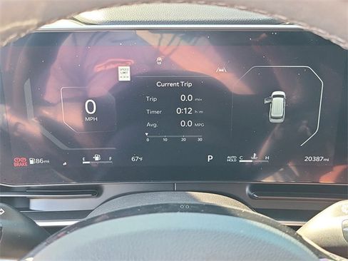 Used 2025 Kia Carnival SX Prestige image 25