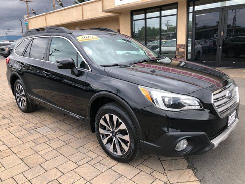Used 2016 Subaru Outback 2.5i Limited AWD/4WD image 8