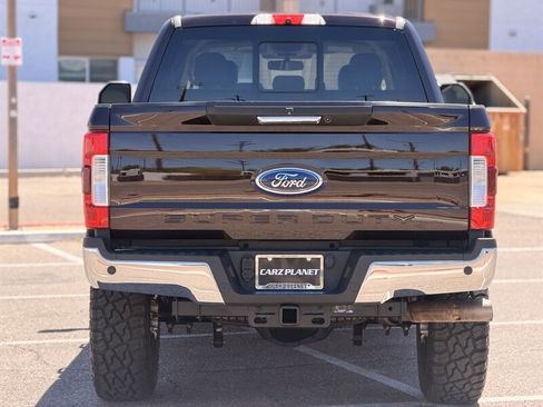 Used 2018 Ford F250 Lariat w/ Lariat Value Package AWD/4WD image 4