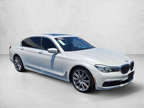 Used 2018 BMW 740i RWD image 3