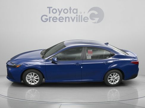Used 2025 Toyota Camry LE w/ Convenience Package FWD image 2