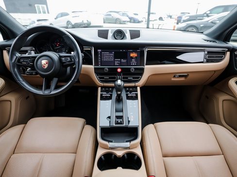 Used 2024 Porsche Macan image 24