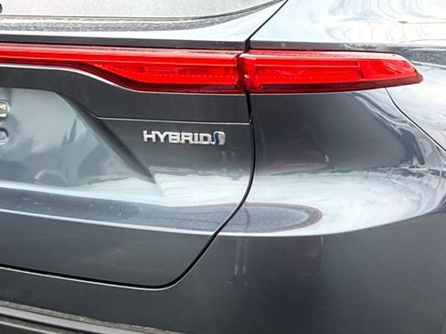 Used 2022 Toyota Venza LE AWD/4WD image 28