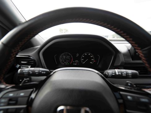 Used 2025 Honda Pilot TrailSport image 15