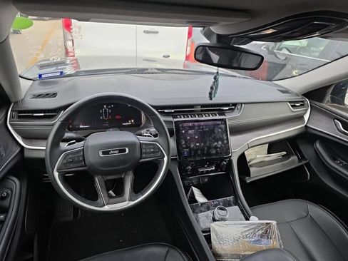 Used 2022 Jeep Grand Cherokee L Limited RWD image 10