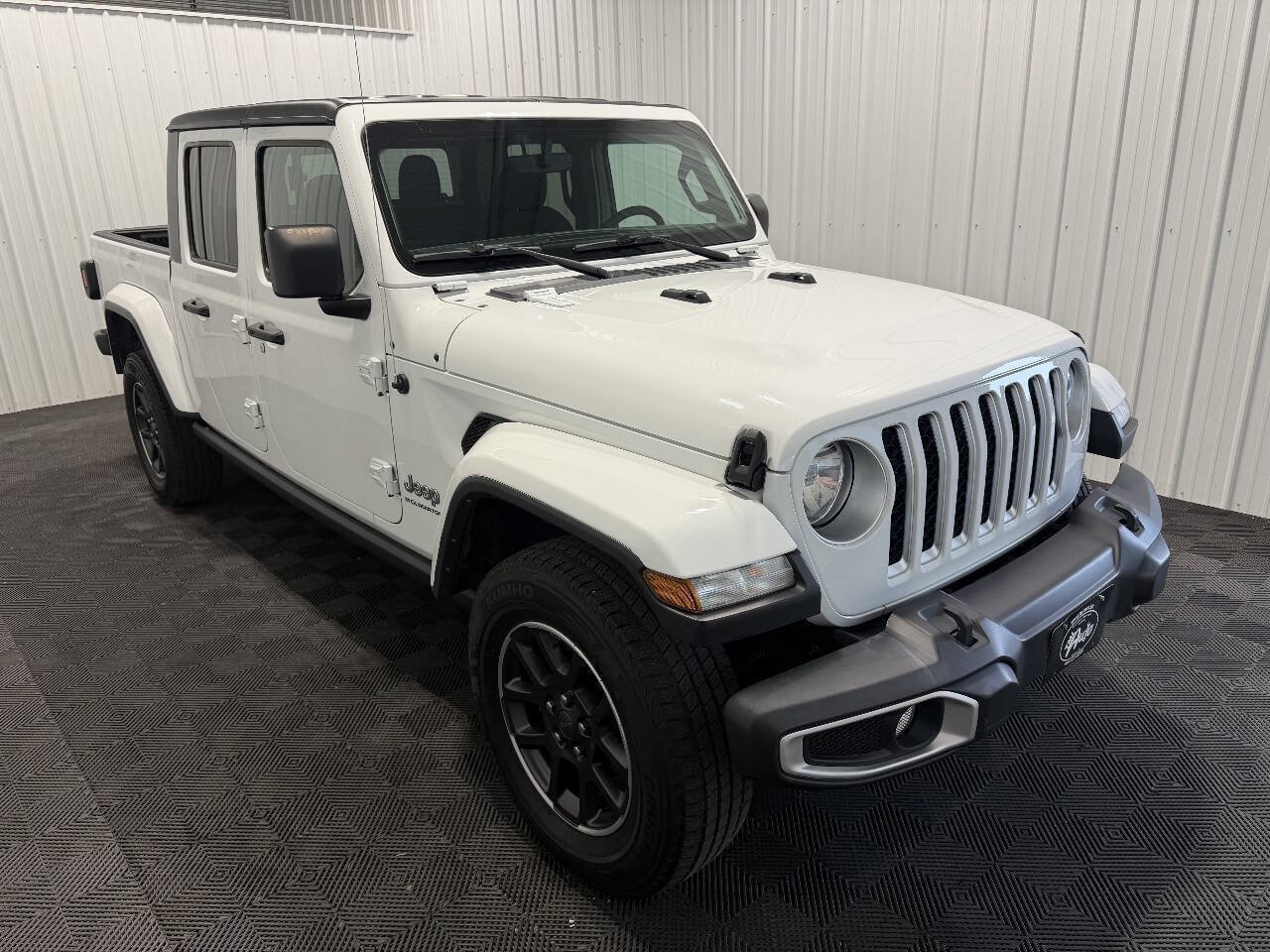 Used 2023 Jeep Gladiator Overland AWD/4WD image 2